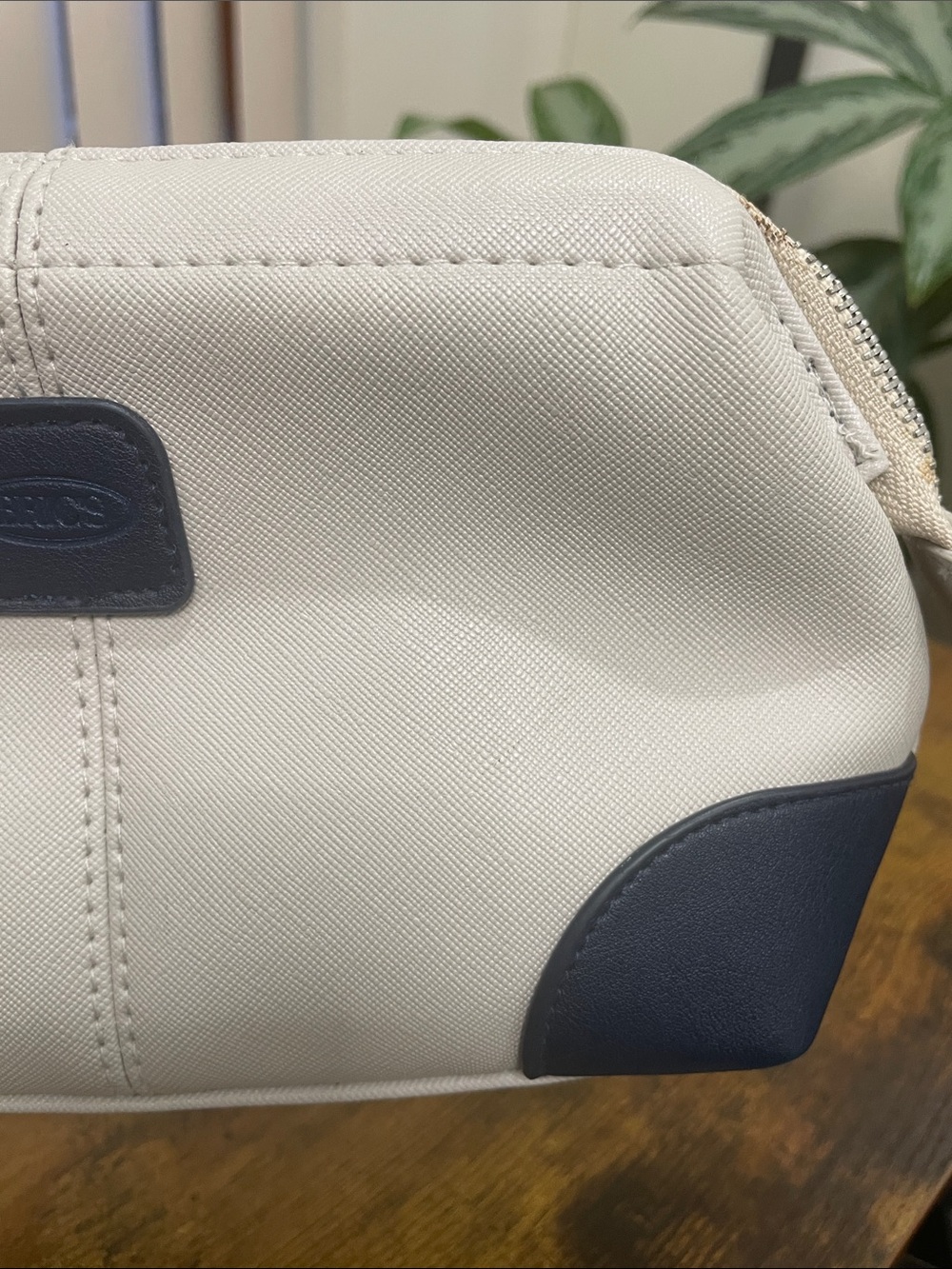 Bric's Cream and Navy Men's Toiletry Pouch - Picture 3 of 6